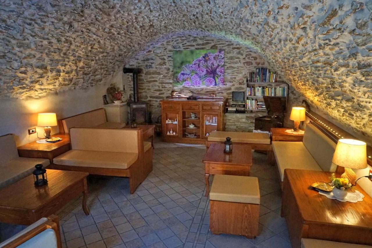 Pensione Albergo Diffuso Ceaglio Valle Maira Marmora Exterior photo